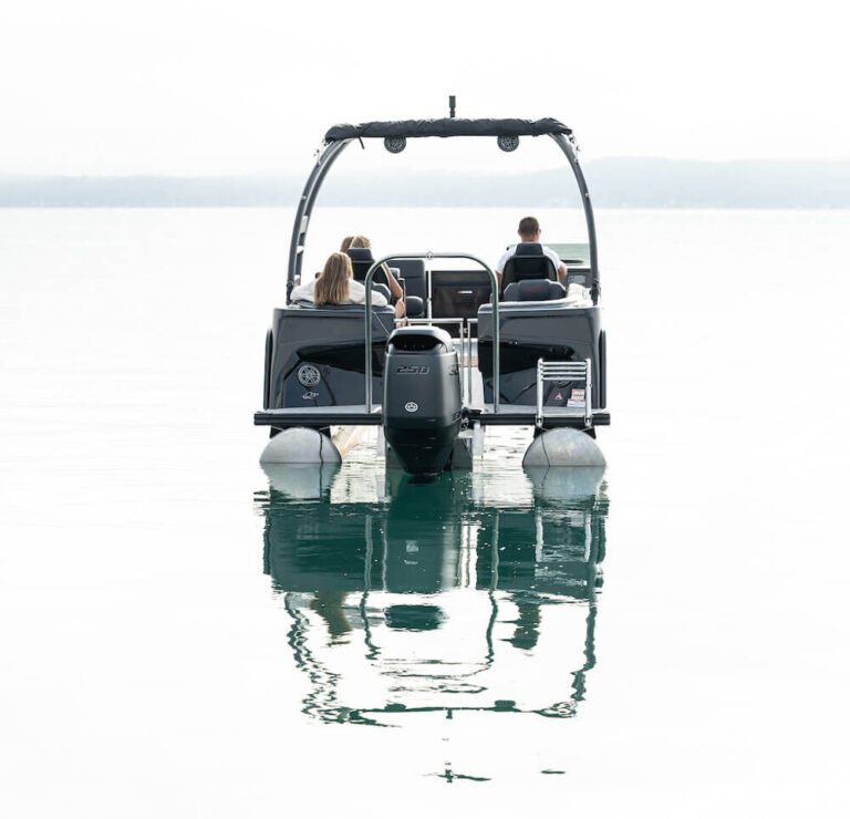Life of the lake is so special. Life of the lake is so special.