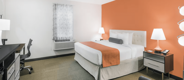 Bedroom 768x336