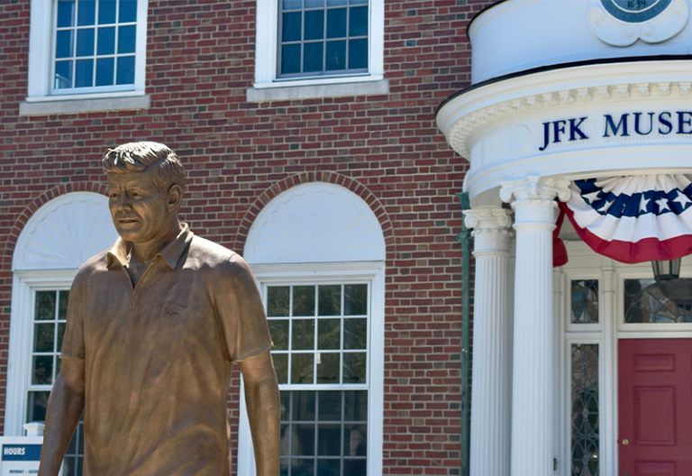JFK Statue 768x528